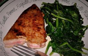tuna steak with spinach